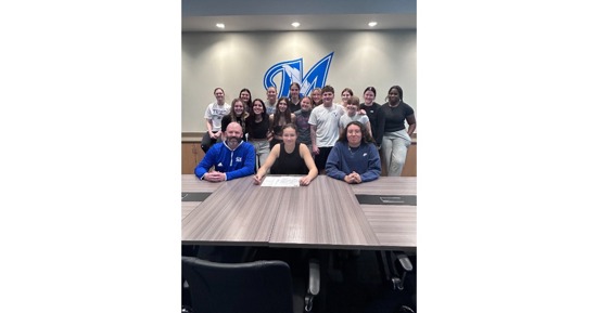 Laia Izquierdo Altimira Signs with Manhattan University